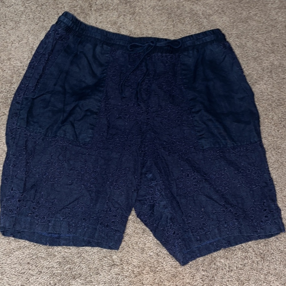 Jade for Johnny Was  navy blue eyelet, elastic drawstring, waist, shorts, size M